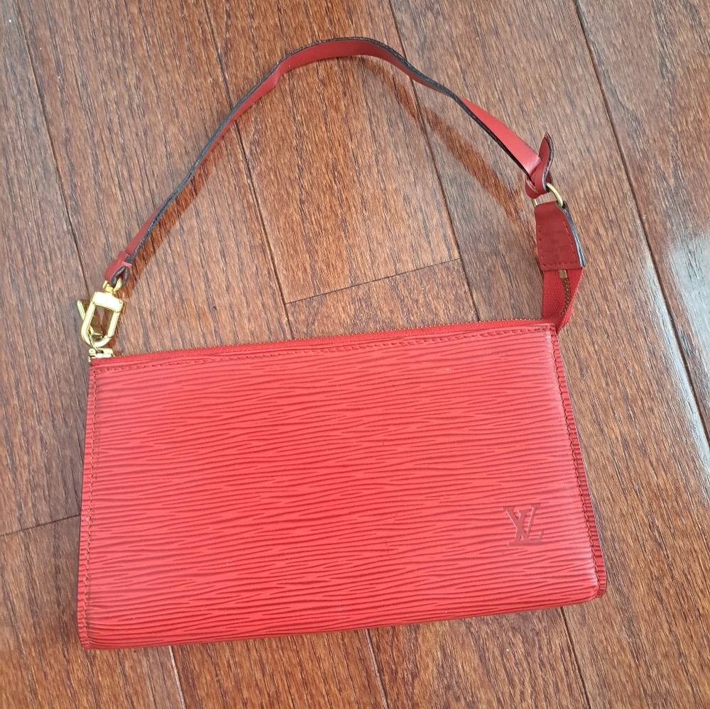 LOUIS VUITTON  EPI RED POCHETTE